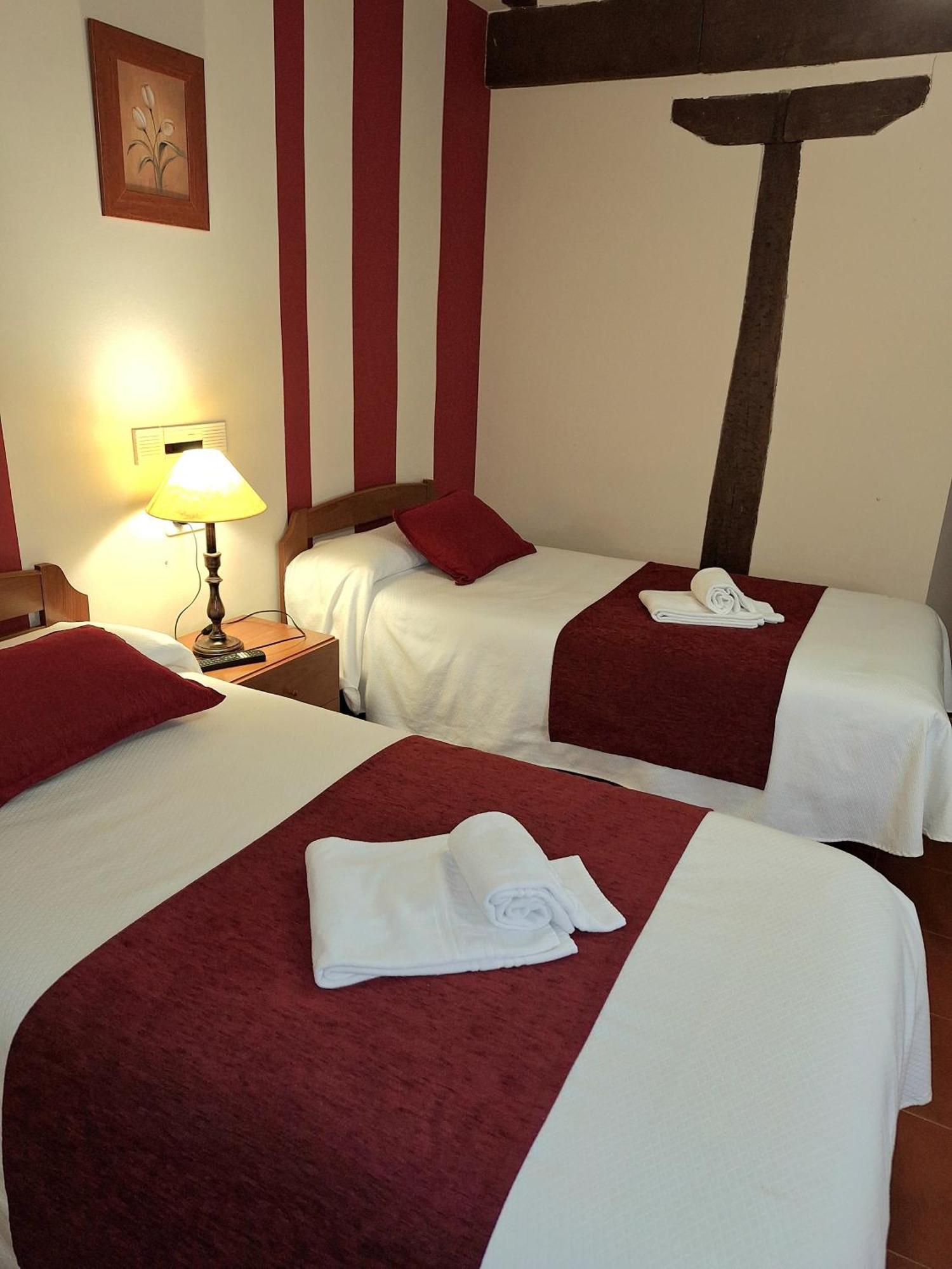 Hostal Rio Duero Molinos de Duero Ngoại thất bức ảnh